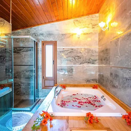 Βίλα Sleeps 6 With Pool And Air Con