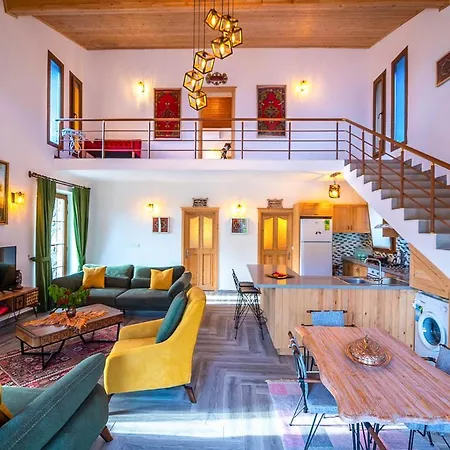 빌라 Sleeps 6 With Pool And Air Con Keciler