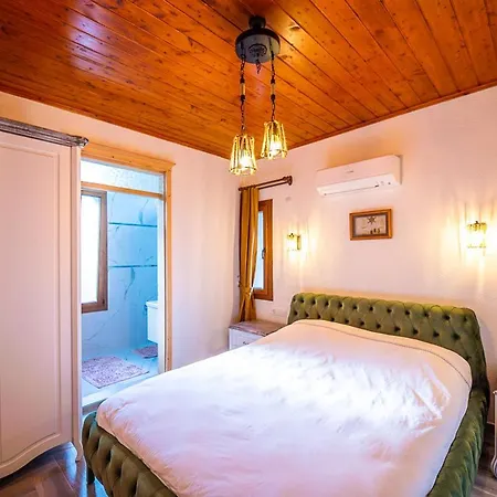 וילה Sleeps 6 With Pool And Air Con